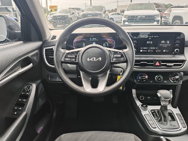 Used 2026 Kia Seltos LX FWD image 17