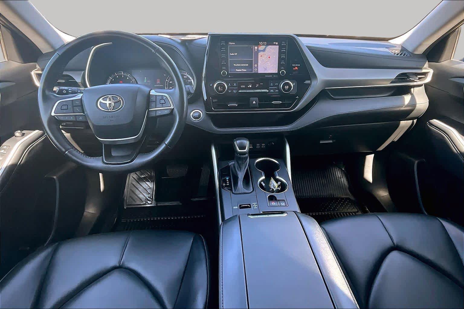 Used 2022 Toyota Highlander XLE FWD image 15