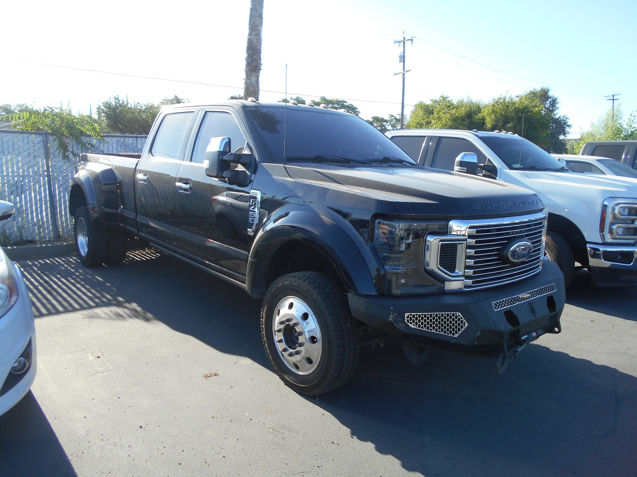 Used 2022 Ford F450 Platinum w/ Camper Package AWD/4WD image 3