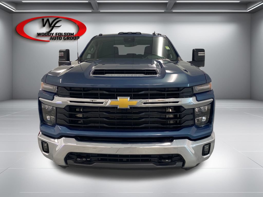Used 2025 Chevrolet Silverado 3500 LT w/ Convenience Package AWD/4WD image 2