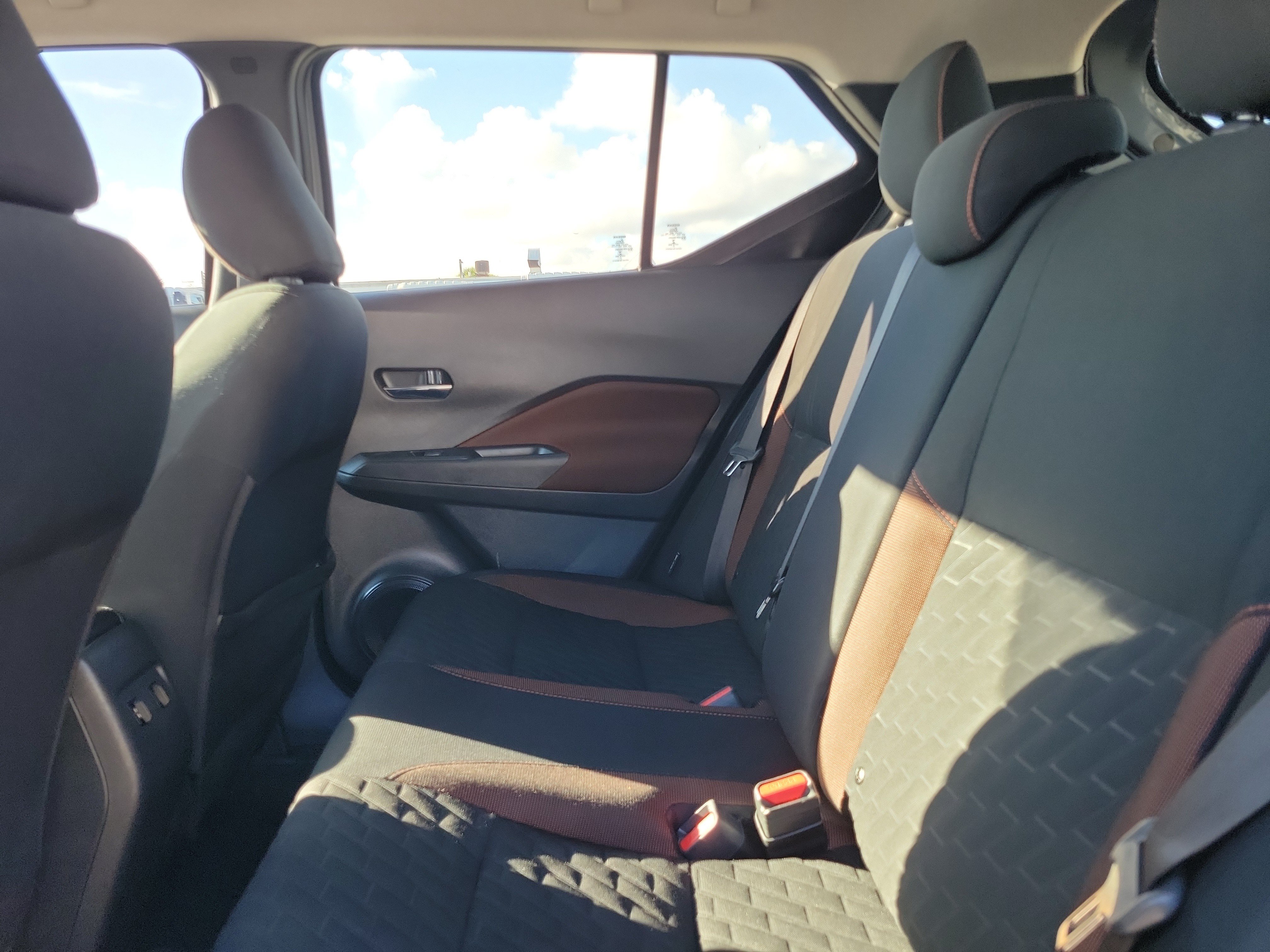 Used 2021 Nissan Kicks SR FWD image 15