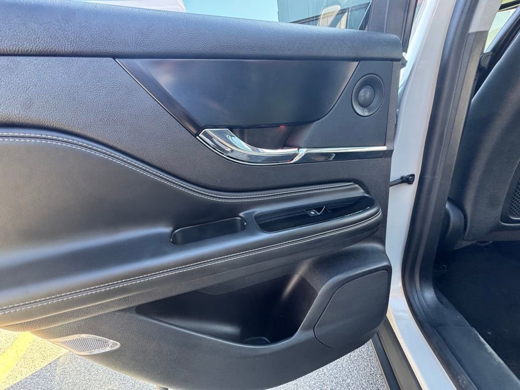 Used 2020 Lincoln Corsair Reserve w/ Equipment Group 201A image 27