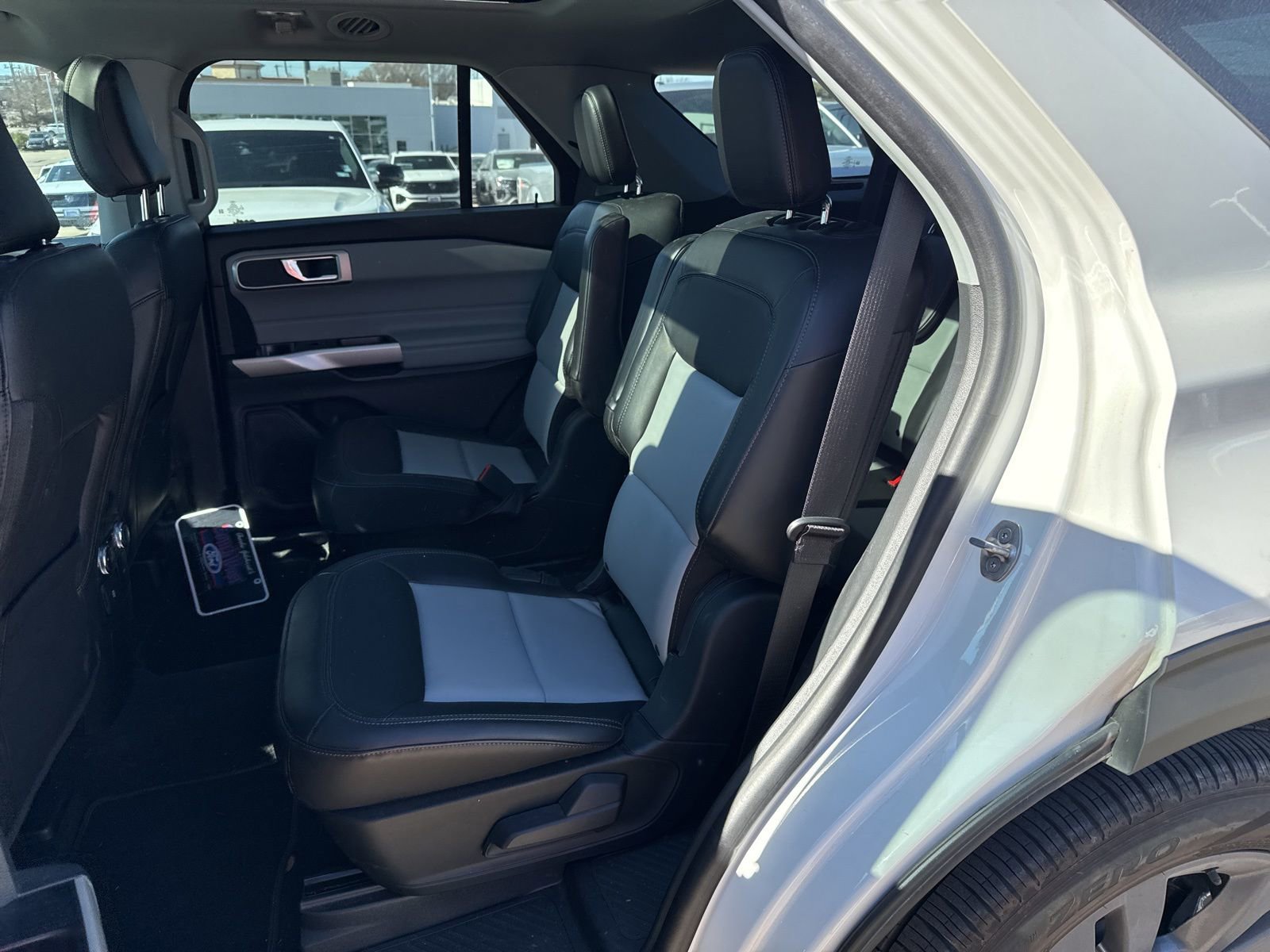 Used 2022 Ford Explorer XLT w/ Equipment Group 202A image 11