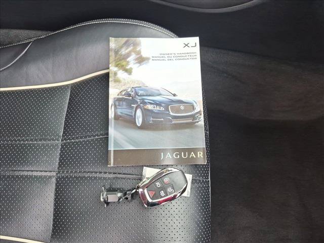 Used 2012 Jaguar XJ L RWD image 29
