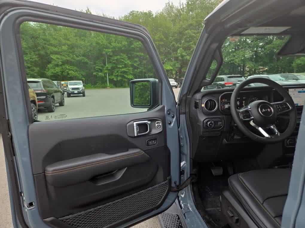 New 2026 Jeep Wrangler Unlimited Sahara AWD/4WD image 11