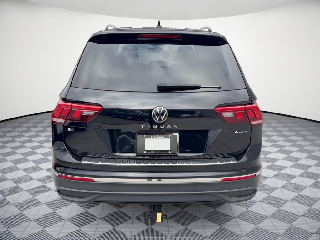 Used 2022 Volkswagen Tiguan SE w/ Panoramic Sunroof Package AWD/4WD image 11