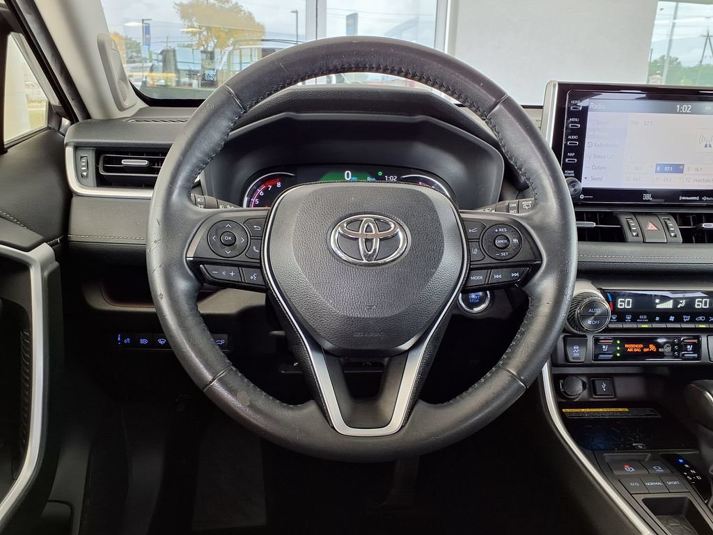 Used 2020 Toyota RAV4 Limited FWD image 18