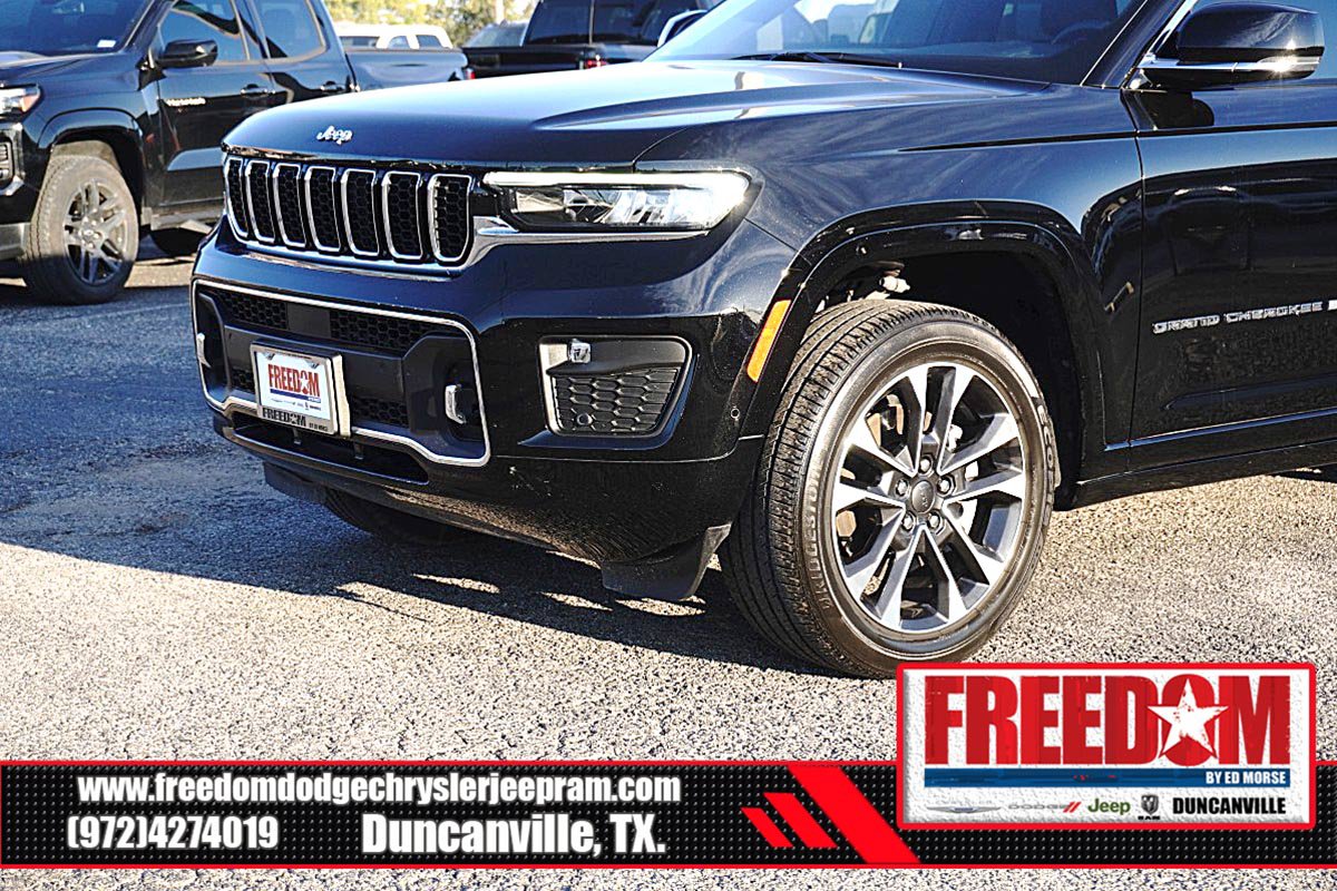 Used 2023 Jeep Grand Cherokee L Overland w/ Trailer Tow Group (B) RWD image 42