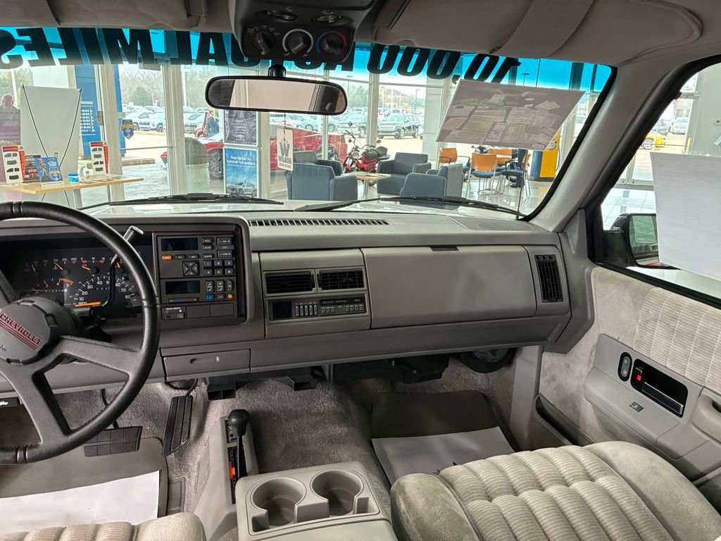 Used 1993 Chevrolet Suburban 4WD image 15