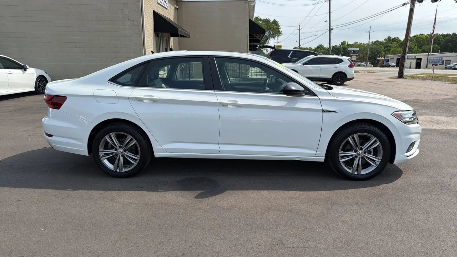 Used 2019 Volkswagen Jetta R-Line FWD image 2