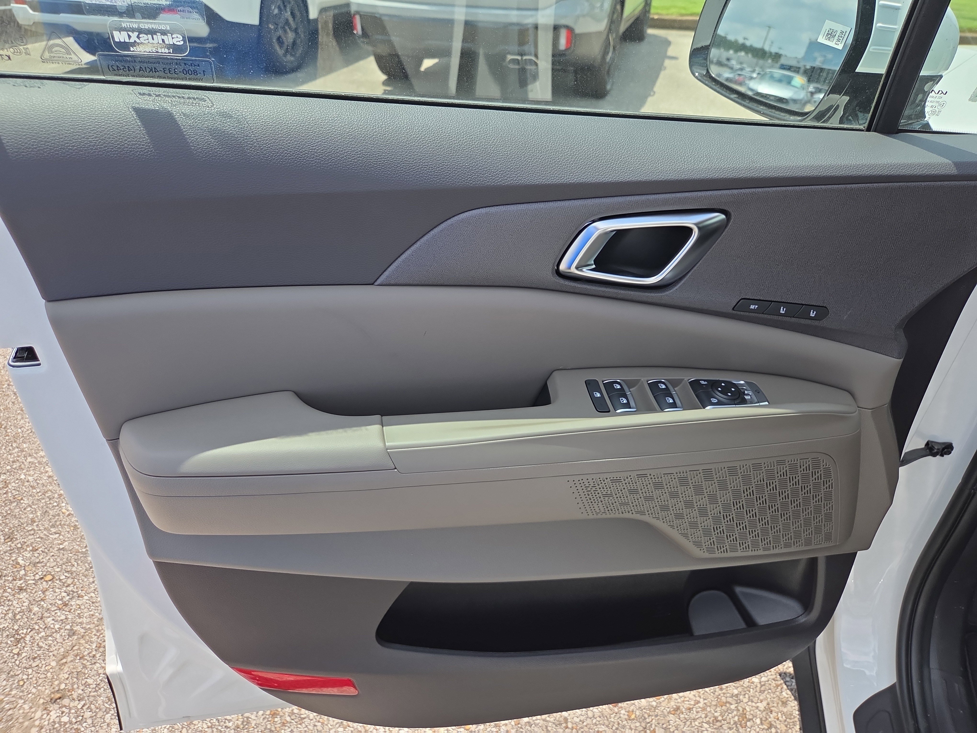 New 2026 Kia Carnival EX image 5