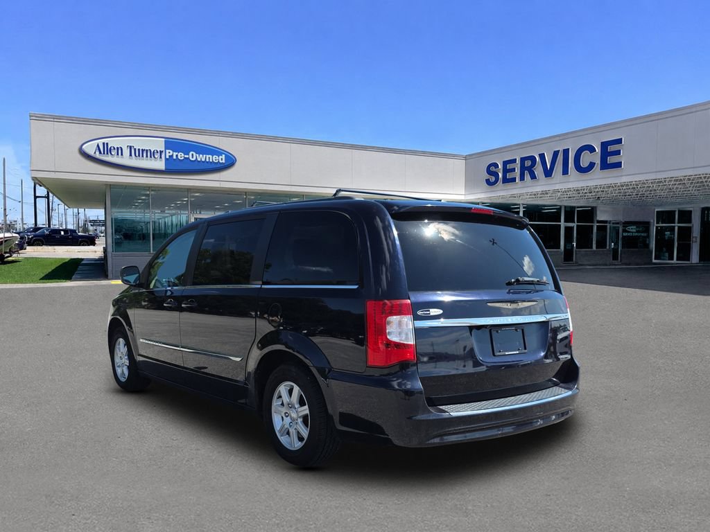 Used 2011 Chrysler Town & Country Touring FWD image 6