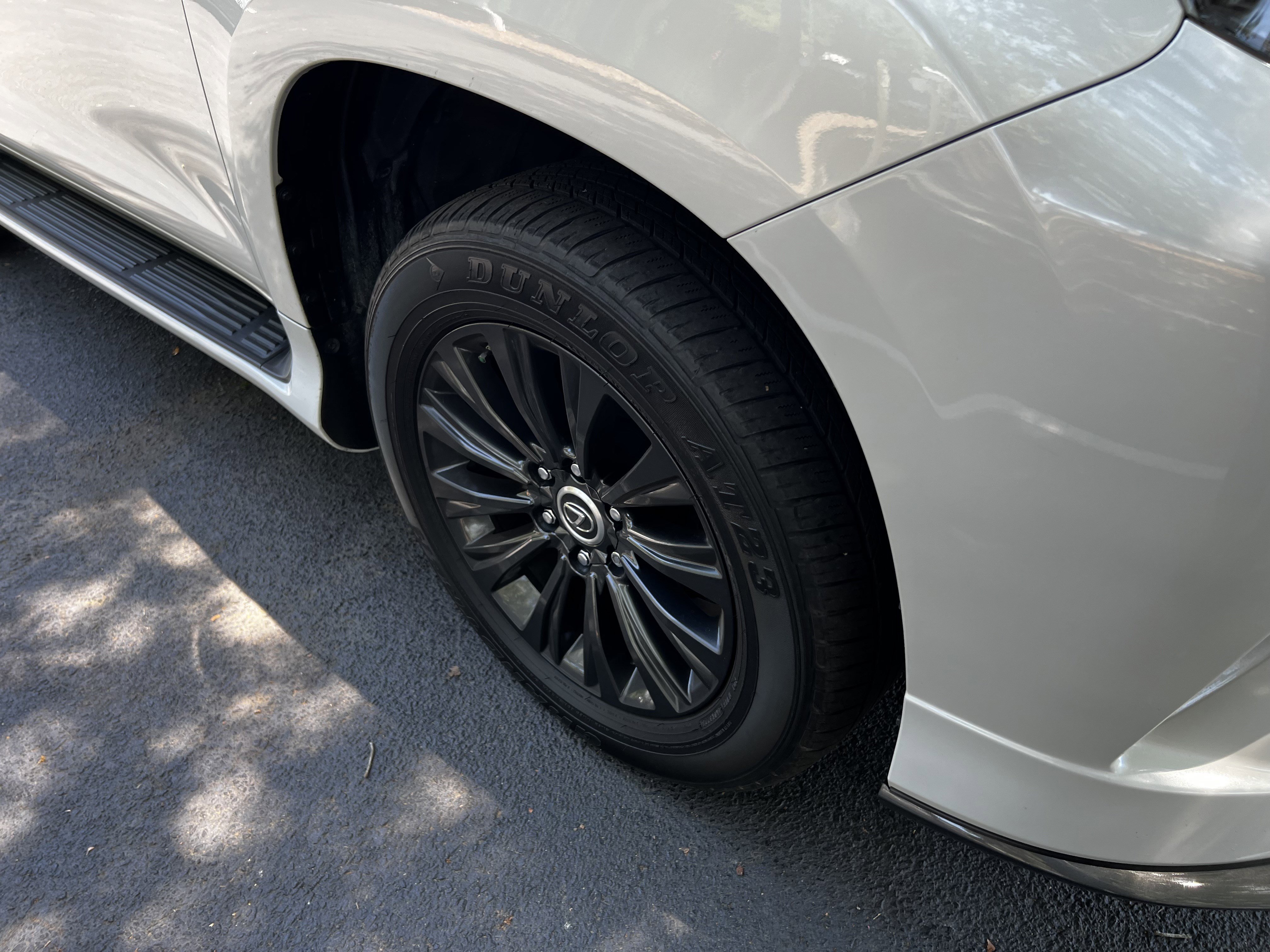 Used 2023 Lexus GX 460 Premium w/ Accessory Package image 11