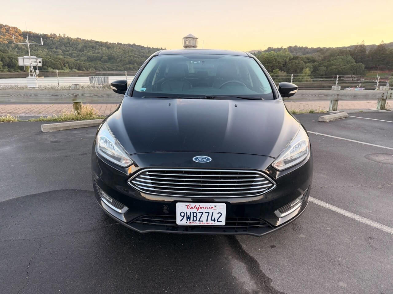 Used 2017 Ford Focus Titanium image 2