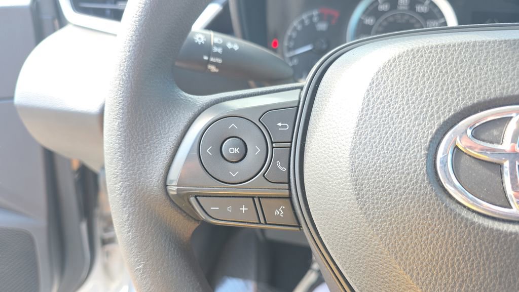 Used 2021 Toyota Corolla LE w/ LE Convenience Package FWD image 20