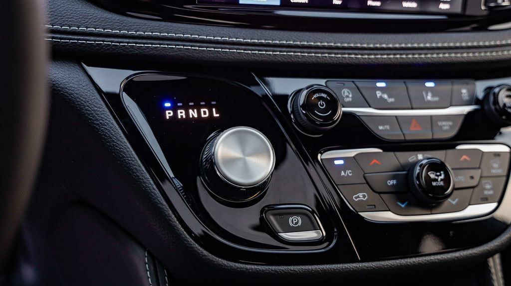 New 2026 Chrysler Pacifica Limited w/ S Appearance Package FWD image 25