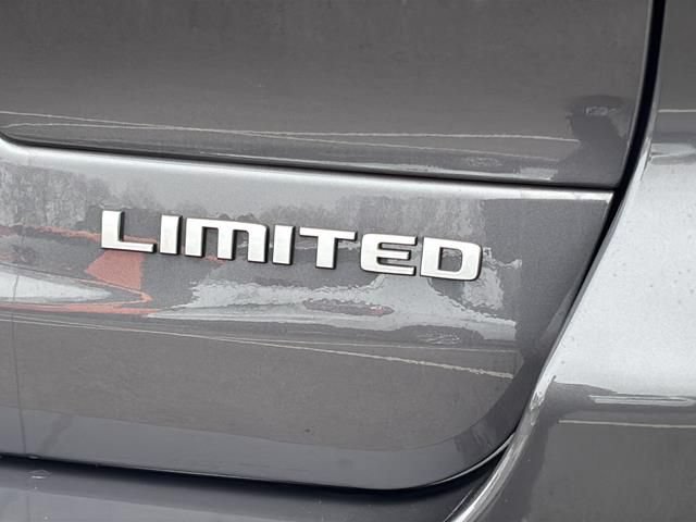 Used 2025 Jeep Grand Cherokee L Limited w/ Luxury Tech Group II AWD/4WD image 14