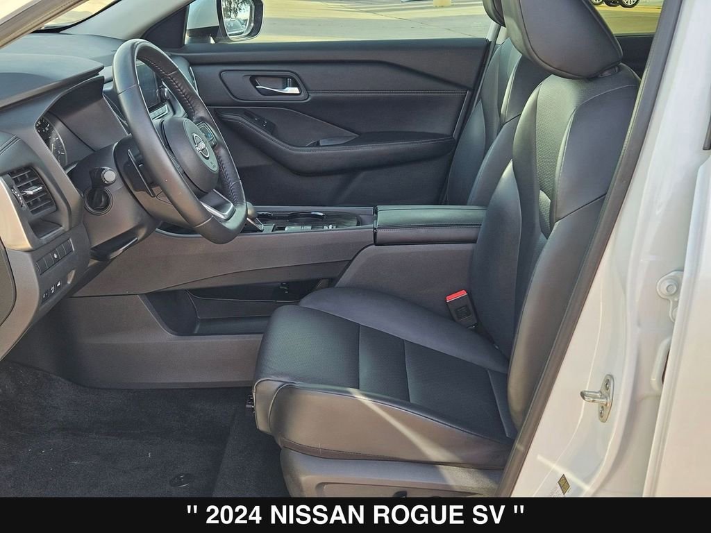 Used 2024 Nissan Rogue SV w/ SV Premium Package image 11