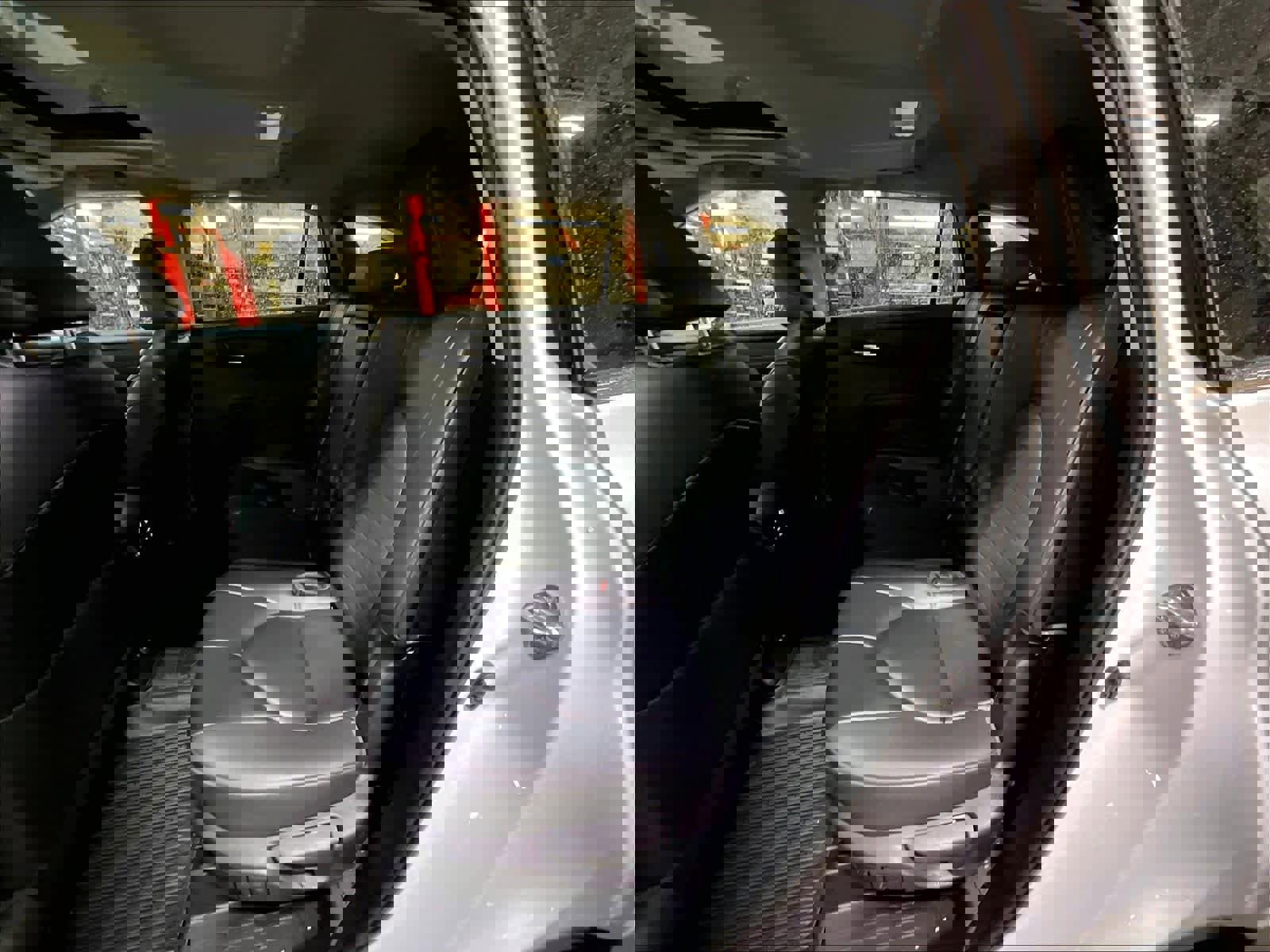 Used 2023 Toyota Highlander XLE image 15