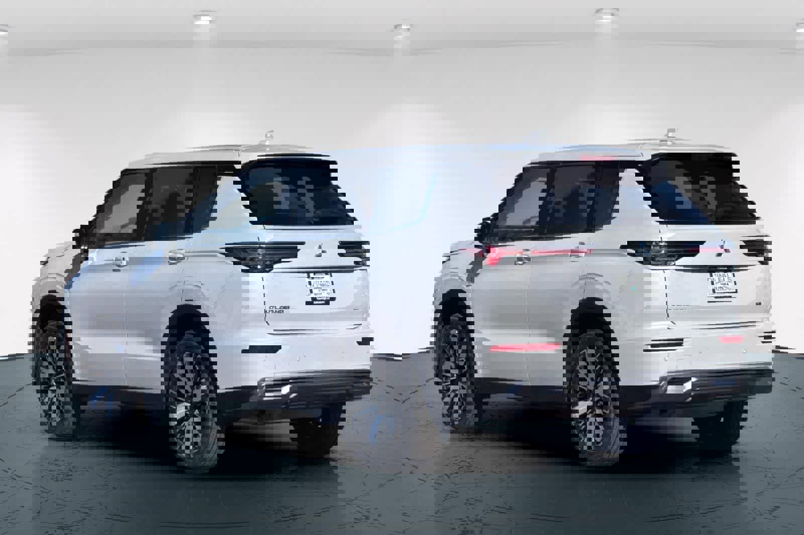 Used 2025 Mitsubishi Outlander SE image 8