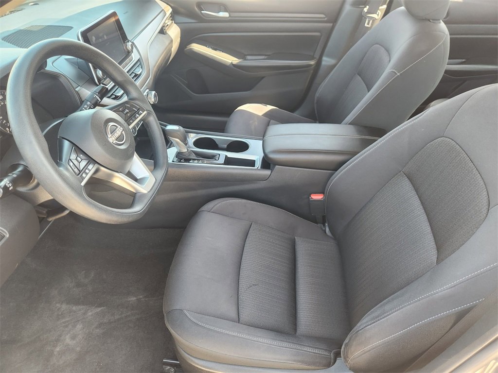 Used 2024 Nissan Altima 2.5 SV image 9