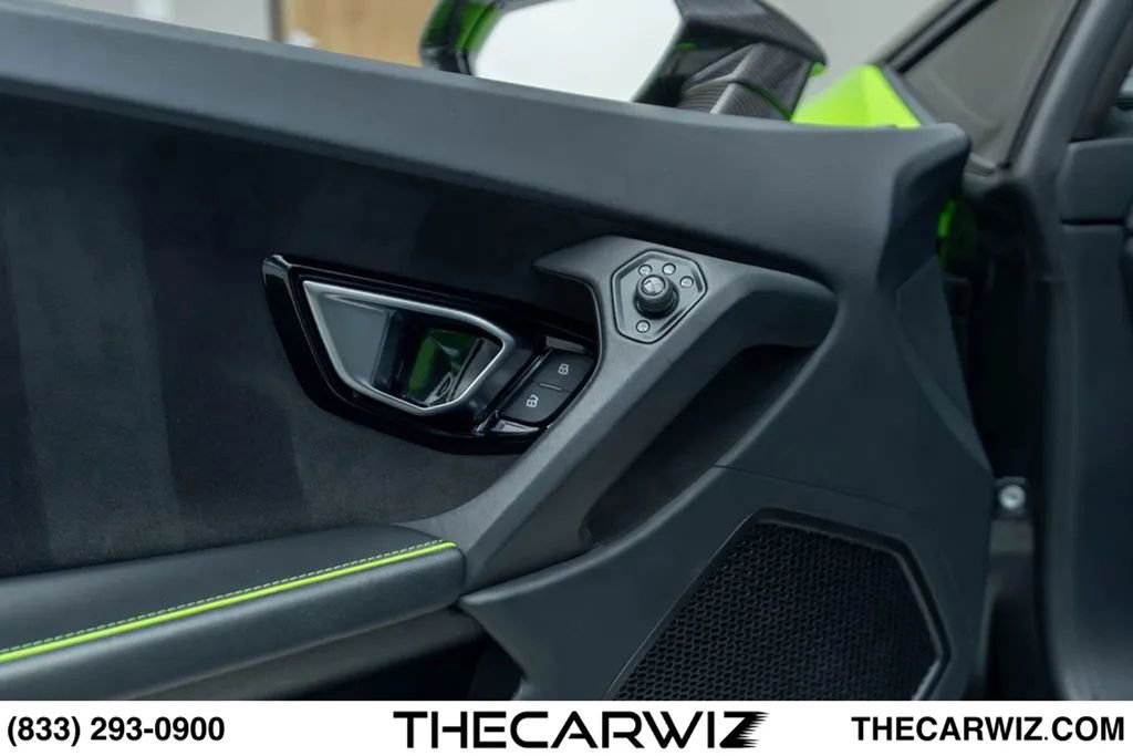 Used 2021 Lamborghini Huracan EVO RWD image 44