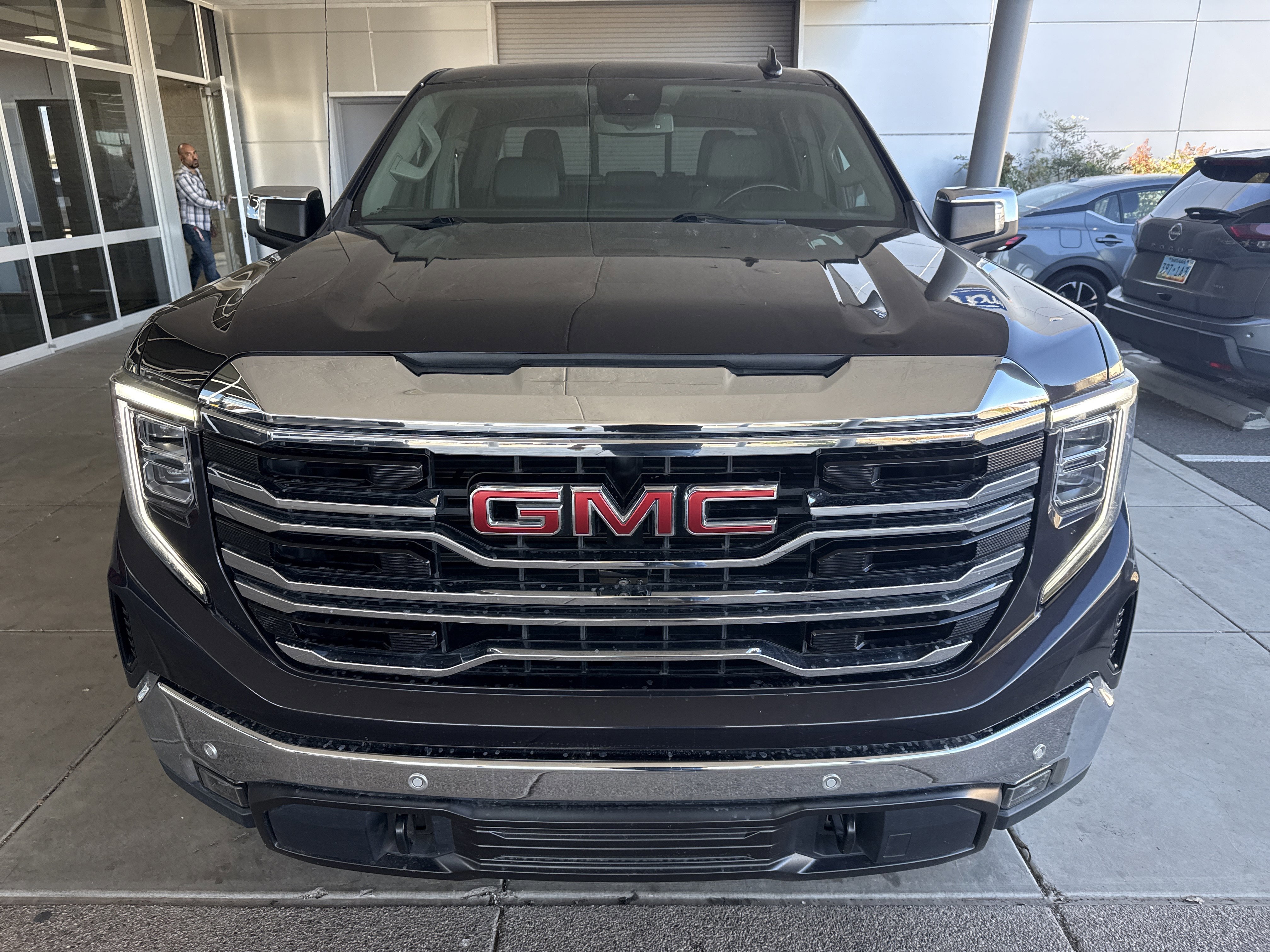 Used 2022 GMC Sierra 1500 SLT w/ SLT Premium Plus Package image 2