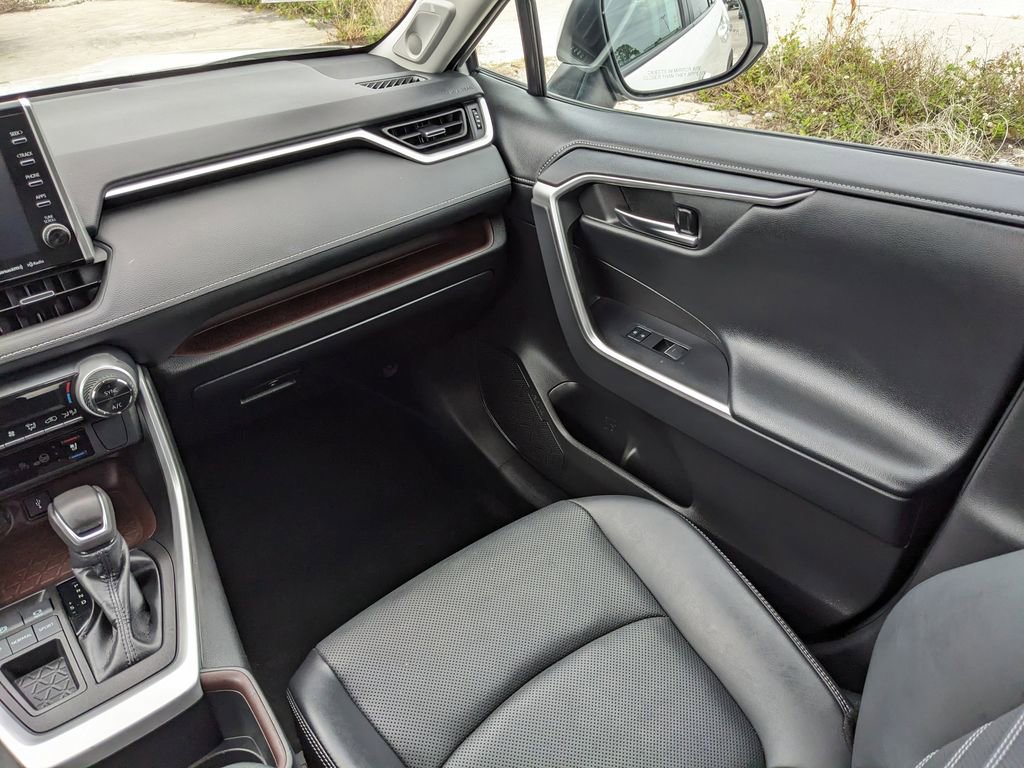 Used 2022 Toyota RAV4 Limited image 21