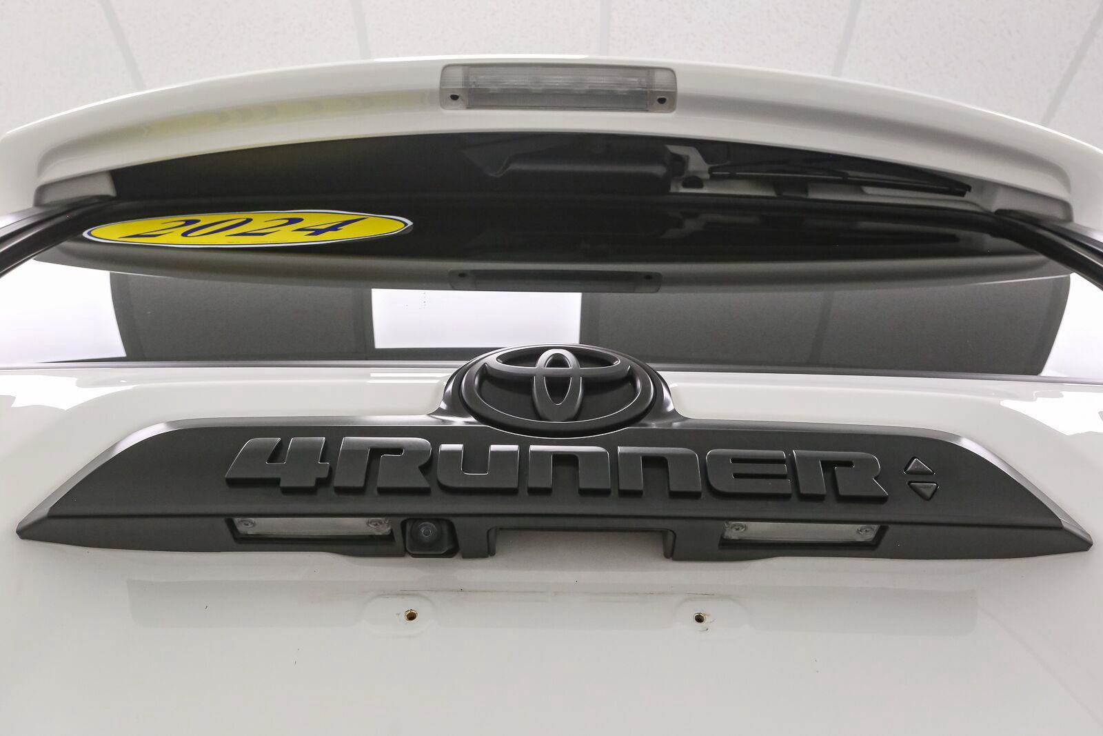 Used 2024 Toyota 4Runner TRD Off-Road Premium w/ Off Road Premium Plus Package AWD/4WD image 12
