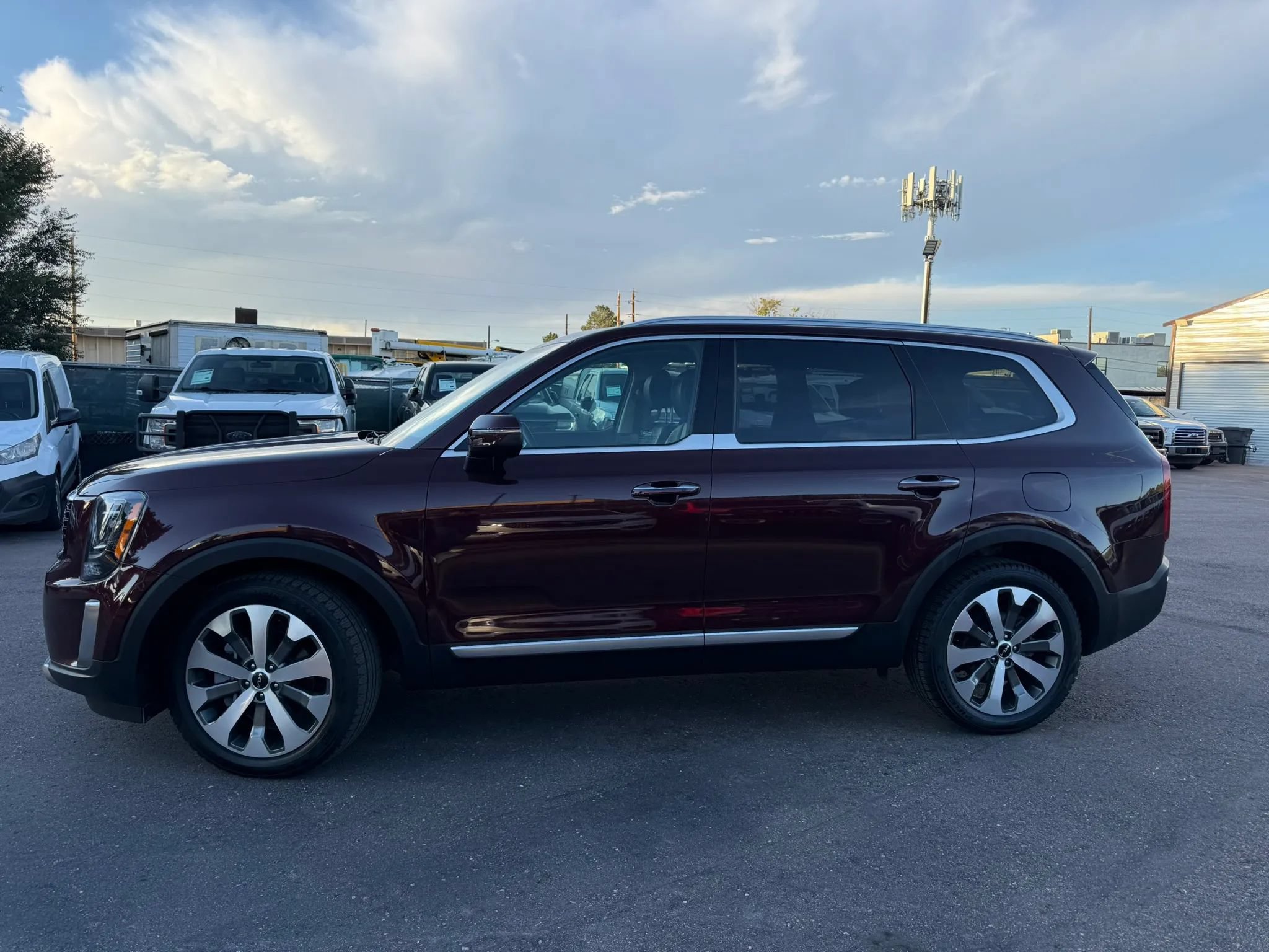 Used 2022 Kia Telluride S AWD/4WD image 3
