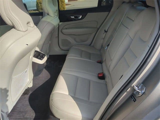 Used 2021 Volvo V60 T5 Cross Country w/ Lounge Package image 22