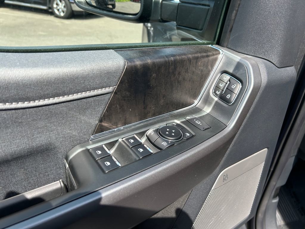 New 2025 Ford F250 Lariat image 24