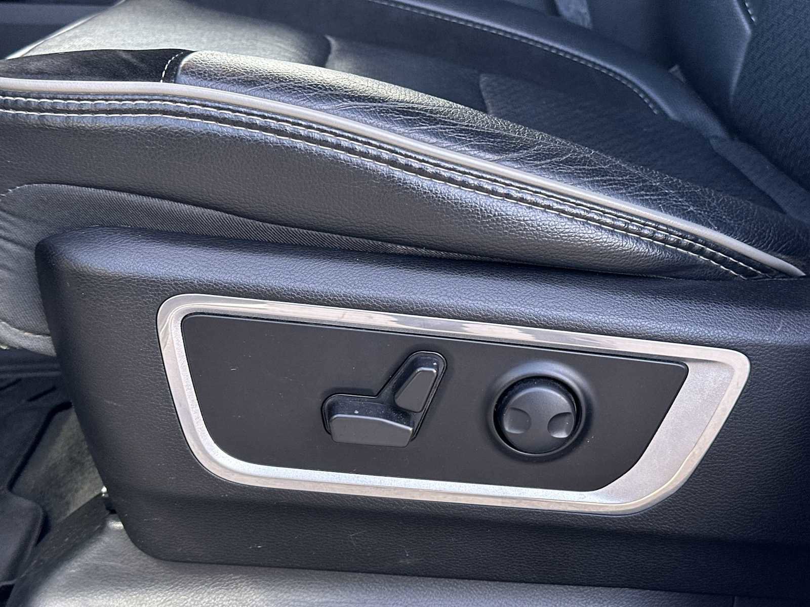 Certified 2022 RAM 1500 Laramie image 14