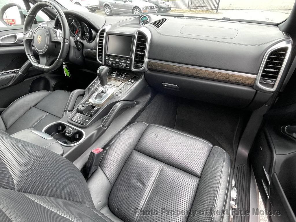 Used 2011 Porsche Cayenne AWD/4WD image 18