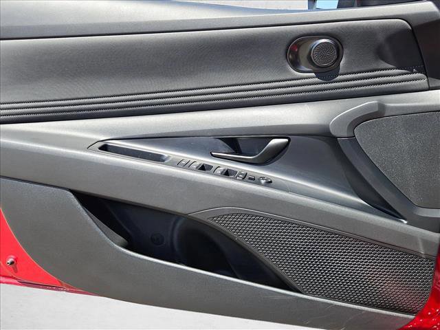 Used 2025 Hyundai Elantra Sport FWD image 10
