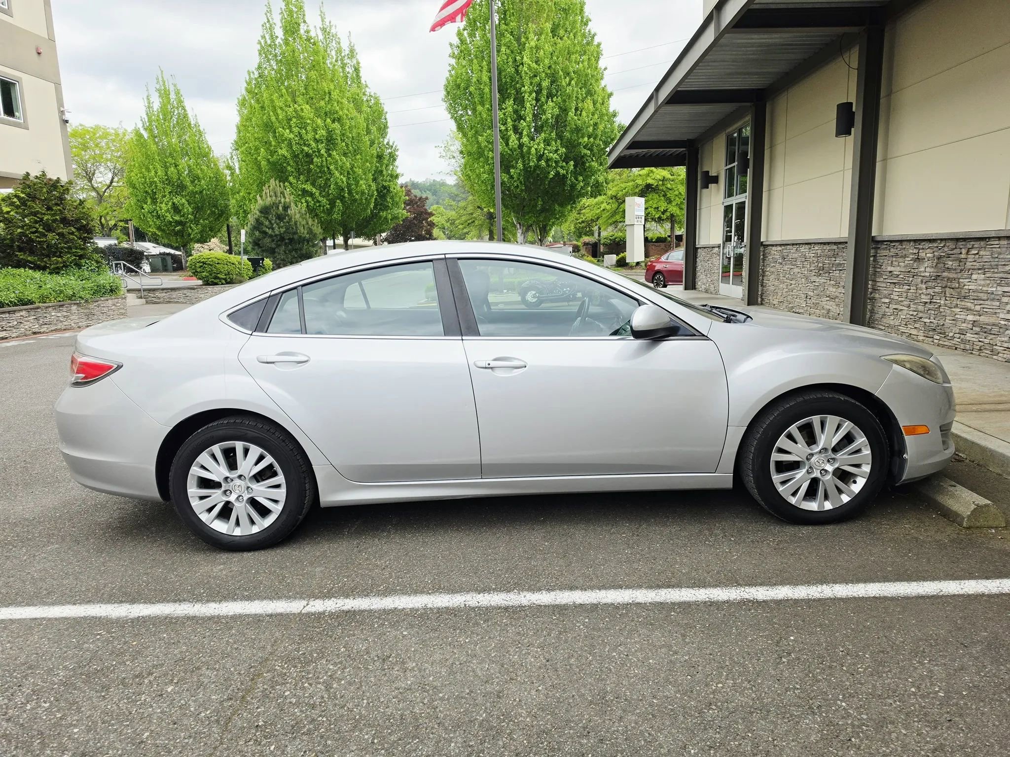 Used 2009 MAZDA MAZDA6 i Touring w/ Moonroof & Bose Pkg FWD image 6