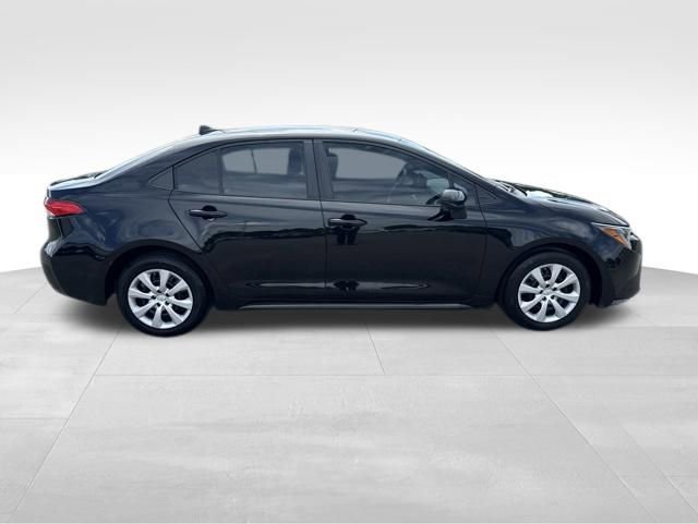 Used 2024 Toyota Corolla LE FWD image 6