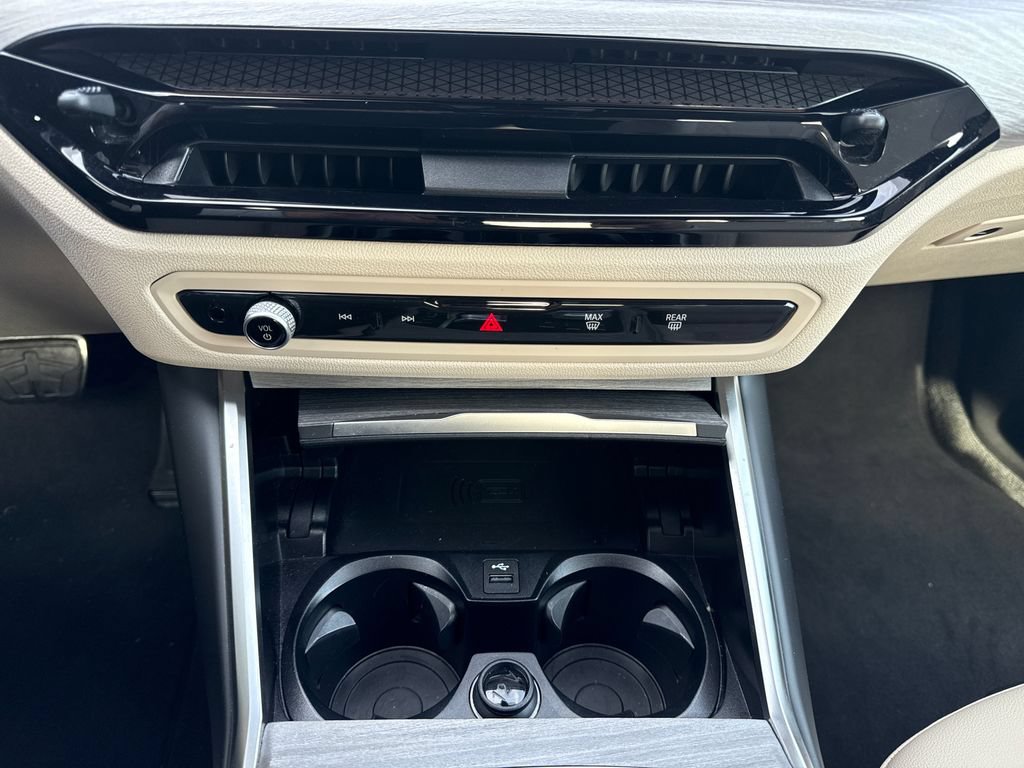 Used 2026 BMW 330i Sedan w/ M Sport Package RWD image 27