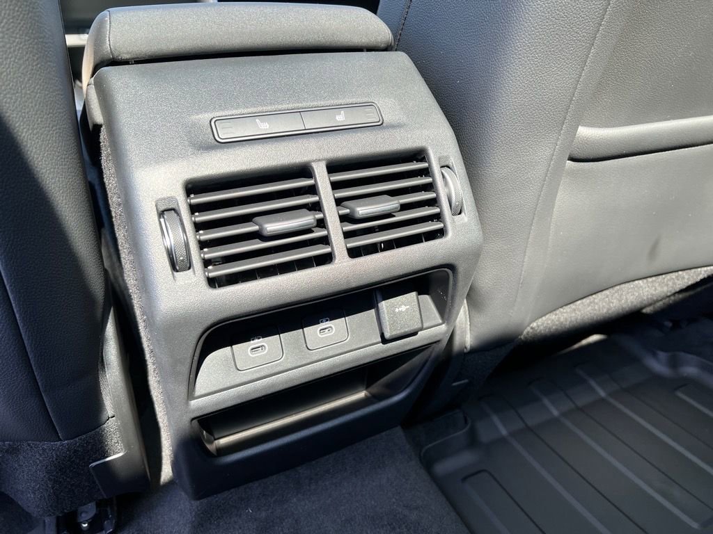 New 2025 Land Rover Discovery Sport S image 28