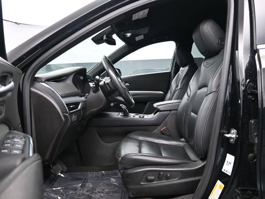 Used 2023 Cadillac XT4 Premium Luxury image 30