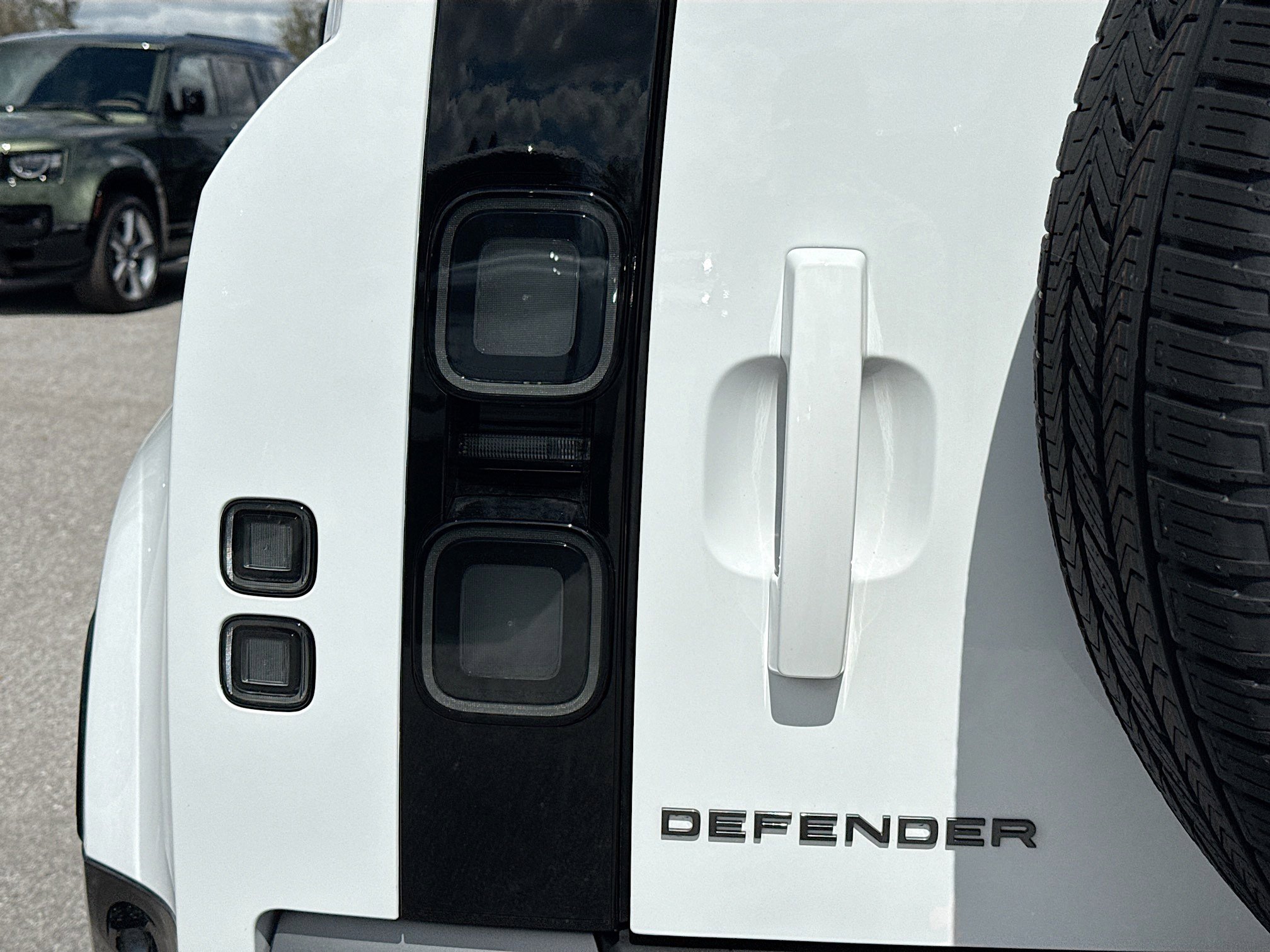 New 2026 Land Rover Defender 110 V8 AWD/4WD image 10