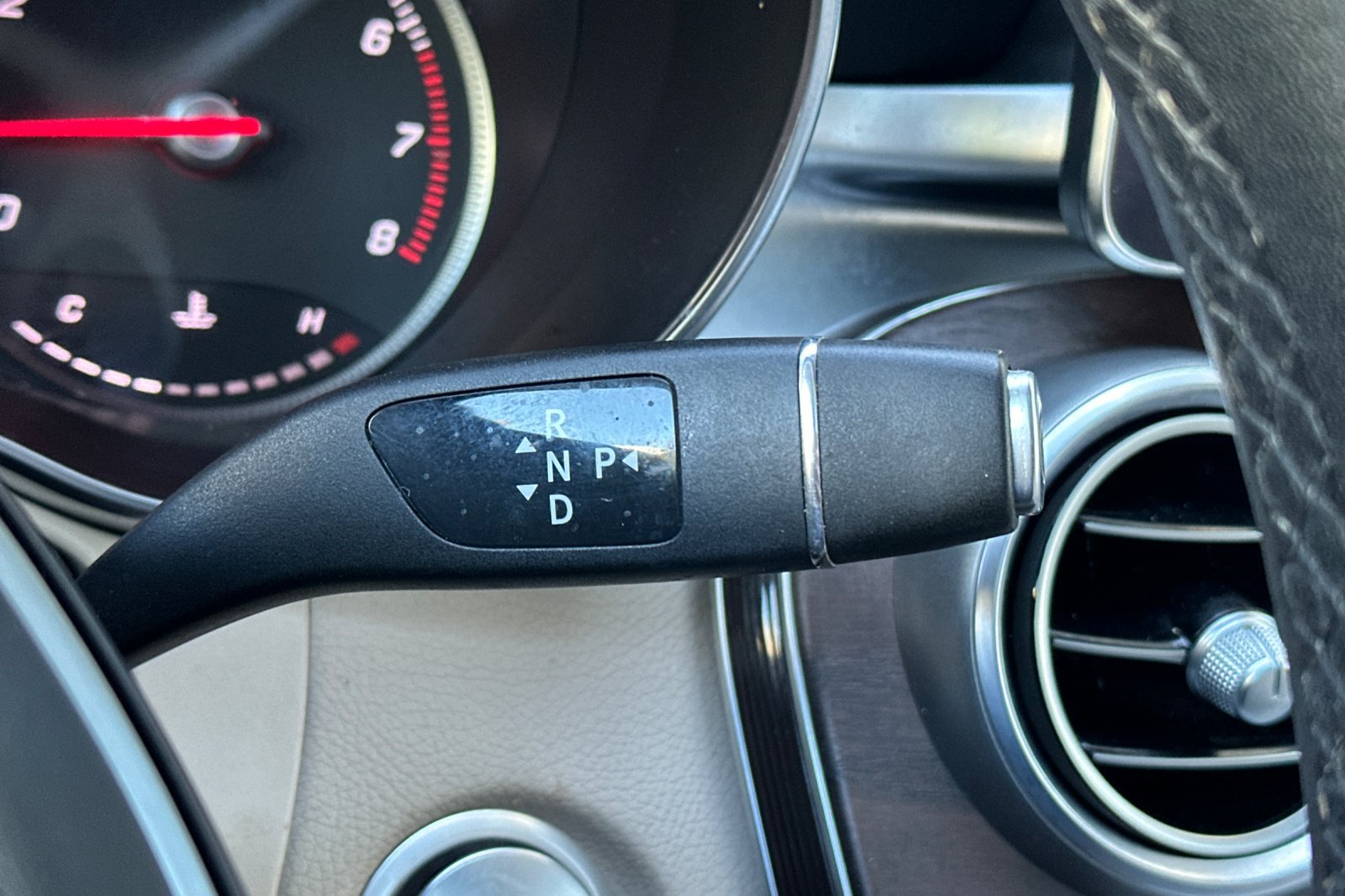Used 2018 Mercedes-Benz GLC 300 4MATIC image 18