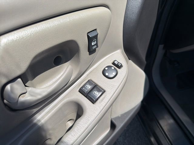 Used 2004 Chevrolet Monte Carlo SS w/ SS Sport Appearance Package FWD image 12