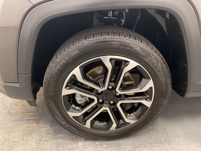 Used 2023 Jeep Compass Limited w/ Sun and Sound Group AWD/4WD image 31