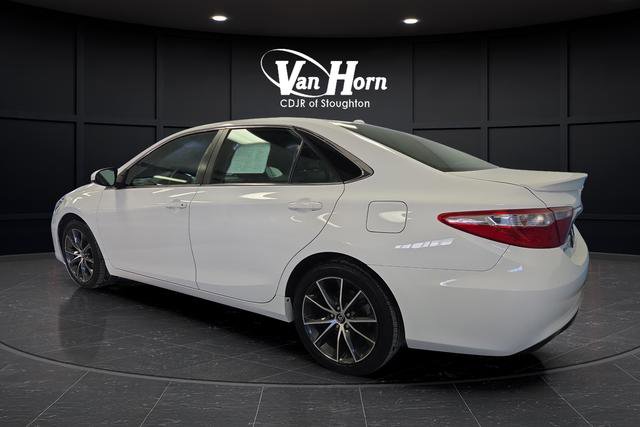 Used 2017 Toyota Camry XSE image 3