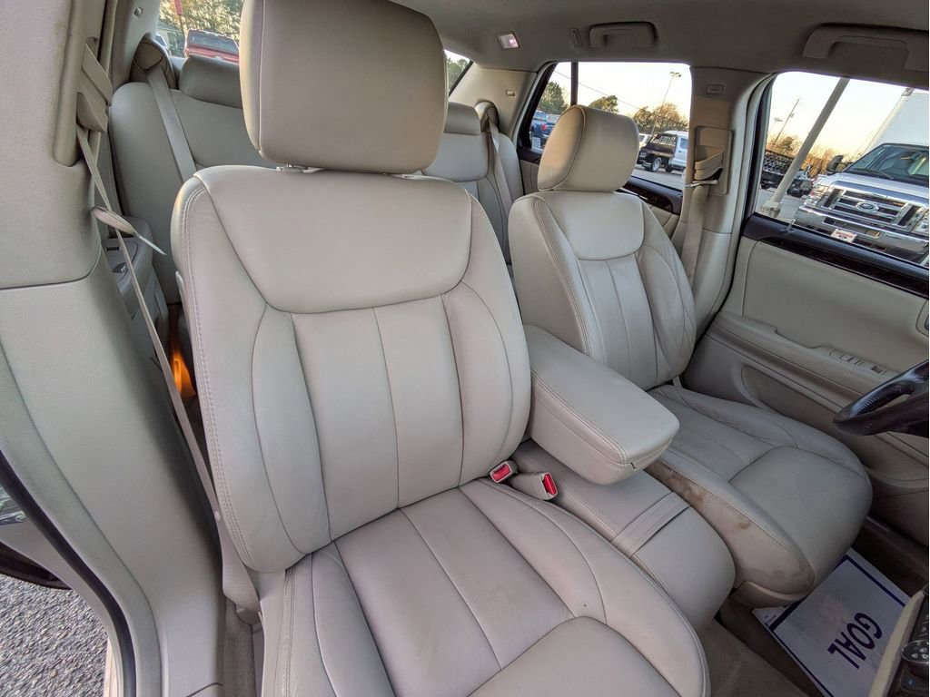 Used 2008 Cadillac DTS w/1SA image 24