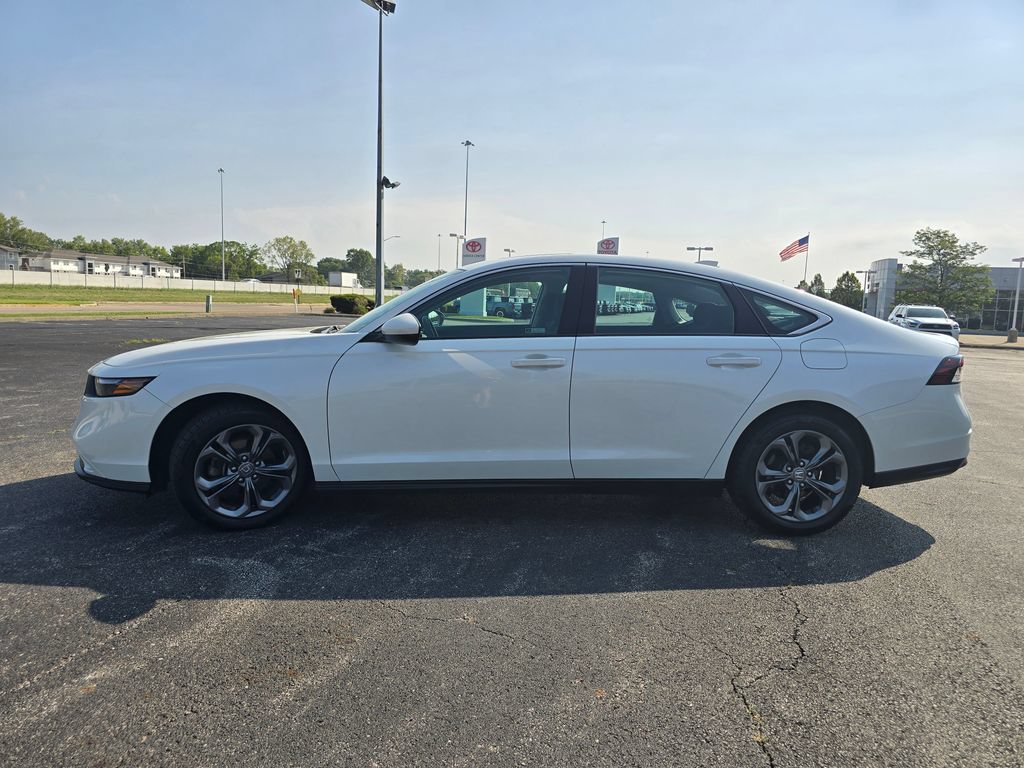 Used 2023 Honda Accord EX image 13