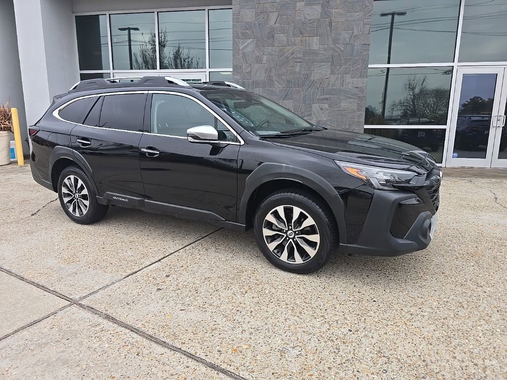 Used 2023 Subaru Outback Touring image 2