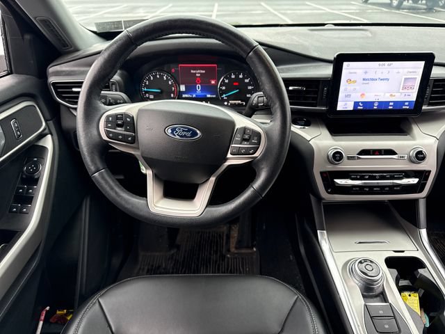 Used 2024 Ford Explorer XLT w/ Equipment Group 202A AWD/4WD image 21