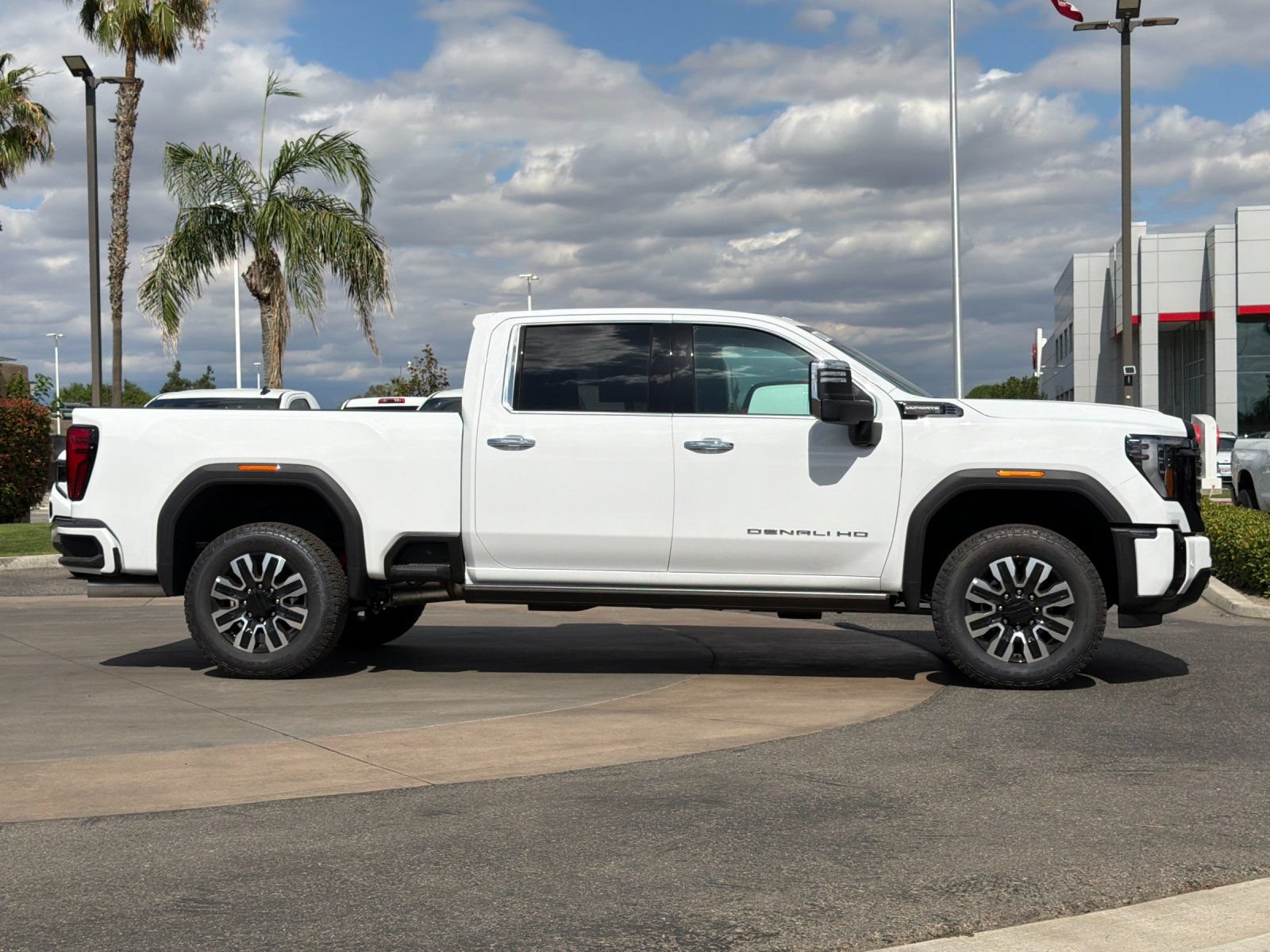 New 2026 GMC Sierra 2500 Denali Ultimate AWD/4WD image 3